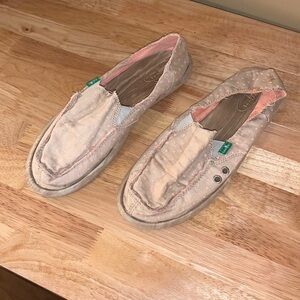 Sanuk Tan and Pink Polka Dot Slip-Ons Size 9